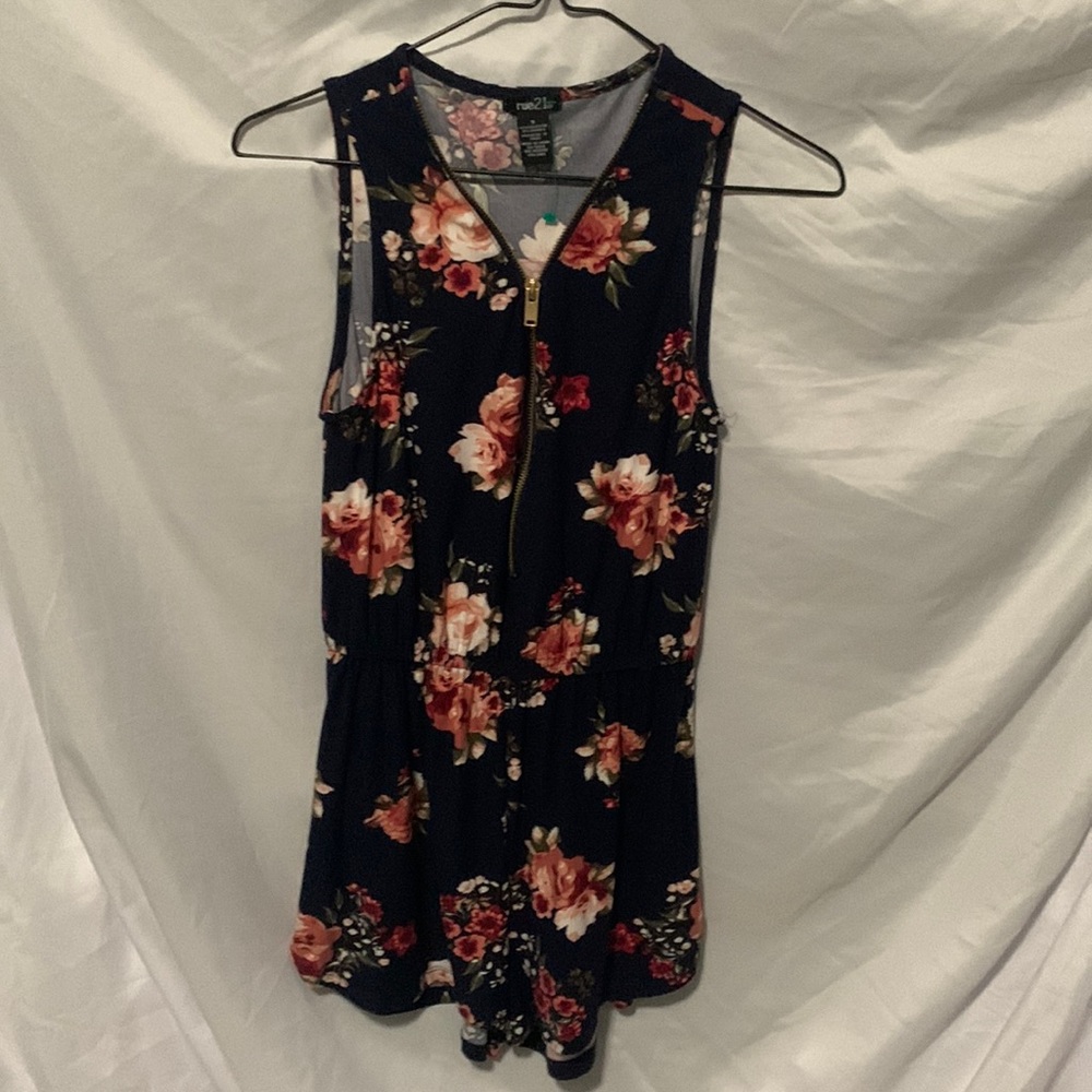 Rue 21 floral jumper